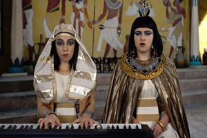 Flo and Joan - Fake News Song