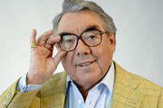Ronnie Corbett to retire