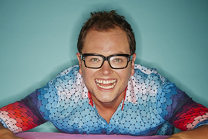 Alan Carr to front Play Your Cards Right revival
