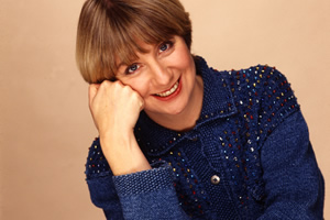 Victoria Wood statue to be erected in Bury Library Gardens