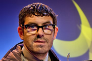 Shooting Stars. Angelos Epithemiou (Dan Skinner). Copyright: Channel X / Pett Productions. Shooting Stars. Angelos Epithemiou (Dan Skinner). Copyright: Channel X / Pett Productions.