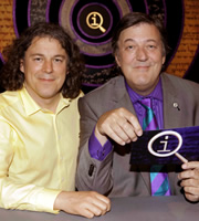 QI. Image shows from L to R: Alan Davies, Stephen Fry. Copyright: TalkbackThames. QI. Image shows from L to R: Alan Davies, Stephen Fry. Copyright: TalkbackThames.