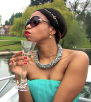 Bad Bridesmaid. London (London Hughes). Copyright: Fresh One Productions / GroupM Entertainment. Bad Bridesmaid. London (London Hughes). Copyright: Fresh One Productions / GroupM Entertainment.