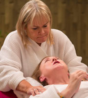 Birds Of A Feather. Image shows from L to R: Tracey Stubbs (Linda Robson), Sharon Theodopolopodous (Pauline Quirke). Copyright: Alomo Productions / Retort. Birds Of A Feather. Image shows from L to R: Tracey Stubbs (Linda Robson), Sharon Theodopolopodous (Pauline Quirke). Copyright: Alomo Productions / Retort.