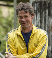 Cockroaches. Pete Probert (Rich Hall). Copyright: Big Talk Productions. Cockroaches. Pete Probert (Rich Hall). Copyright: Big Talk Productions.