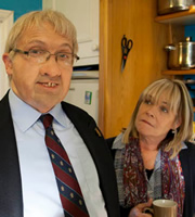 Common Ground. Image shows from L to R: Barry (Alex Lowe), Michelle (Linda Robson). Copyright: Baby Cow Productions. Common Ground. Image shows from L to R: Barry (Alex Lowe), Michelle (Linda Robson). Copyright: Baby Cow Productions.