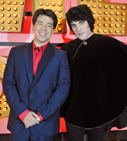 Michael McIntyre's Comedy Roadshow. Image shows from L to R: Michael McIntyre, Noel Fielding. Copyright: Open Mike Productions. Michael McIntyre's Comedy Roadshow. Image shows from L to R: Michael McIntyre, Noel Fielding. Copyright: Open Mike Productions.