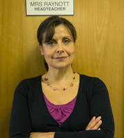Outnumbered. Mrs Raynott (Rebecca Front). Copyright: Hat Trick Productions. Outnumbered. Mrs Raynott (Rebecca Front). Copyright: Hat Trick Productions.