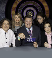 QI. Image shows from L to R: Alan Davies, Julia Zemiro, Stephen Fry, Ross Noble, Sue Perkins. Copyright: TalkbackThames. QI. Image shows from L to R: Alan Davies, Julia Zemiro, Stephen Fry, Ross Noble, Sue Perkins. Copyright: TalkbackThames.