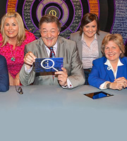 QI. Image shows from L to R: Liza Tarbuck, Stephen Fry, Susan Calman, Sandi Toksvig. Copyright: TalkbackThames. QI. Image shows from L to R: Liza Tarbuck, Stephen Fry, Susan Calman, Sandi Toksvig. Copyright: TalkbackThames.