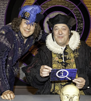QI. Image shows from L to R: Alan Davies, Stephen Fry. Copyright: TalkbackThames. QI. Image shows from L to R: Alan Davies, Stephen Fry. Copyright: TalkbackThames.