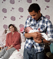 Starlings. Image shows from L to R: Bell (Rebecca Night), Reuben (Ukweli Roach). Copyright: Baby Cow Productions. Starlings. Image shows from L to R: Bell (Rebecca Night), Reuben (Ukweli Roach). Copyright: Baby Cow Productions.