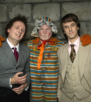 This Is Jinsy. Image shows from L to R: Maven (Justin Chubb), Robunce Barnatty (Derek Jacobi), Sporall (Chris Bran). Copyright: The Welded Tandem Picture Company. This Is Jinsy. Image shows from L to R: Maven (Justin Chubb), Robunce Barnatty (Derek Jacobi), Sporall (Chris Bran). Copyright: The Welded Tandem Picture Company.