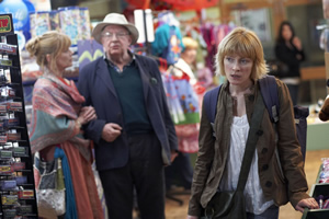 Outnumbered. Image shows from L to R: Auntie Angela (Samantha Bond), Frank (Grandad) (David Ryall), Sue (Claire Skinner). Copyright: Hat Trick Productions. Outnumbered. Image shows from L to R: Auntie Angela (Samantha Bond), Frank (Grandad) (David Ryall), Sue (Claire Skinner). Copyright: Hat Trick Productions.