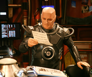 Red Dwarf. Kryten (Robert Llewellyn). Copyright: Grant Naylor Productions / BBC. Red Dwarf. Kryten (Robert Llewellyn). Copyright: Grant Naylor Productions / BBC.