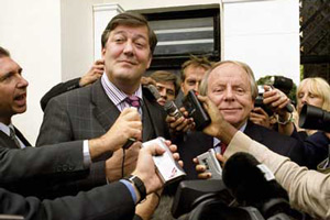 Absolute Power. Image shows from L to R: Charles Prentiss (Stephen Fry), Martin McCabe (John Bird). Copyright: BBC. Absolute Power. Image shows from L to R: Charles Prentiss (Stephen Fry), Martin McCabe (John Bird). Copyright: BBC.