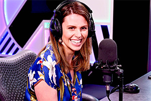 Ellie Taylor to publish a book about motherhood