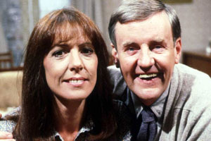 Ever Decreasing Circles. Image shows from L to R: Ann Bryce (Penelope Wilton), Martin Bryce (Richard Briers). Copyright: BBC. Ever Decreasing Circles. Image shows from L to R: Ann Bryce (Penelope Wilton), Martin Bryce (Richard Briers). Copyright: BBC.