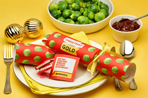 Gold Christmas cracker joke competition 2020 opens