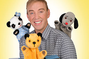 Sooty. Richard (Richard Cadell). Copyright: Tivoli Media. Sooty. Richard (Richard Cadell). Copyright: Tivoli Media.