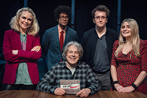 Alan Davies: As Yet Untitled. Image shows from L to R: Joanne McNally, Richard Ayoade, Alan Davies, Jonny Pelham, Harriet Kemsley. Copyright: Phil McIntyre Entertainment. Alan Davies: As Yet Untitled. Image shows from L to R: Joanne McNally, Richard Ayoade, Alan Davies, Jonny Pelham, Harriet Kemsley. Copyright: Phil McIntyre Entertainment.