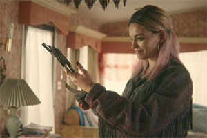 Sex Education. Maeve Wiley (Emma Mackey). Copyright: Eleven Film. Sex Education. Maeve Wiley (Emma Mackey). Copyright: Eleven Film.