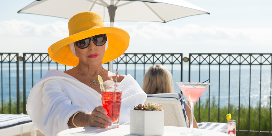 Absolutely Fabulous: The Movie. Joan Collins. Copyright: BBC Films / 20th Century Fox Home Entertainment. Absolutely Fabulous: The Movie. Joan Collins. Copyright: BBC Films / 20th Century Fox Home Entertainment.
