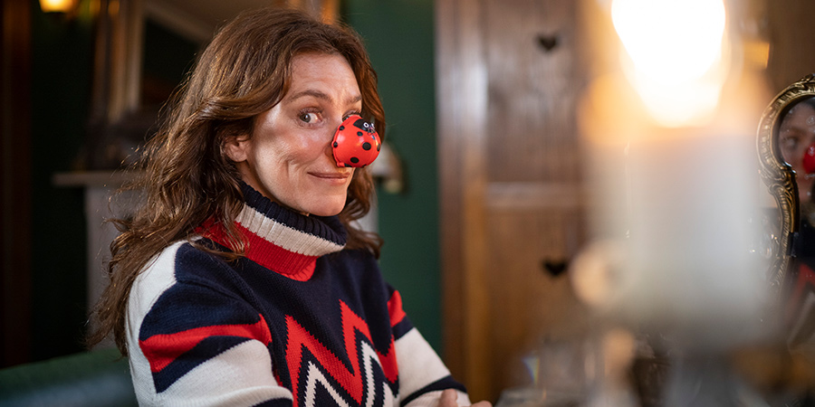 Comic Relief. Woman Who Cuts Hair (Anna Friel). Copyright: BBC. Comic Relief. Woman Who Cuts Hair (Anna Friel). Copyright: BBC.