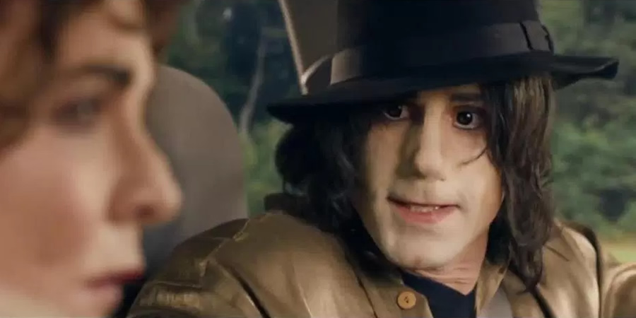 Urban Myths: Elizabeth, Michael & Marlon. Michael Jackson (Joseph Fiennes). Copyright: Little Rock. Urban Myths: Elizabeth, Michael & Marlon. Michael Jackson (Joseph Fiennes). Copyright: Little Rock.