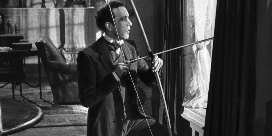 Kind Hearts And Coronets. Louis Mazzini (Dennis Price). Copyright: Ealing Studios. Kind Hearts And Coronets. Louis Mazzini (Dennis Price). Copyright: Ealing Studios.