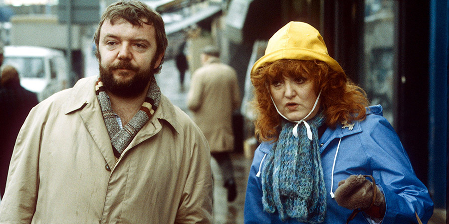 Kinvig. Image shows from L to R: Des Kinvig (Tony Haygarth), Netta Kinvig (Patsy Rowlands). Copyright: London Weekend Television. Kinvig. Image shows from L to R: Des Kinvig (Tony Haygarth), Netta Kinvig (Patsy Rowlands). Copyright: London Weekend Television.
