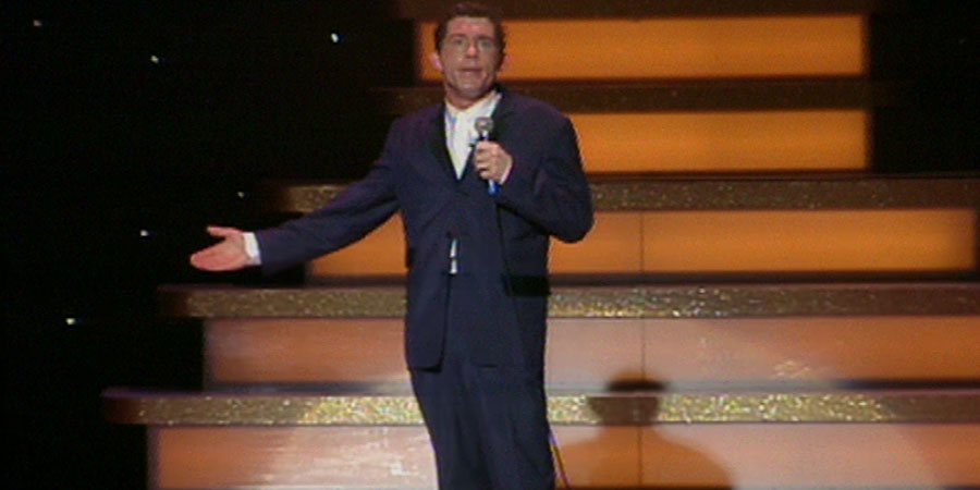Lee Evans - Different Planet Tour. Lee Evans. Copyright: Little Mo Films. Lee Evans - Different Planet Tour. Lee Evans. Copyright: Little Mo Films.