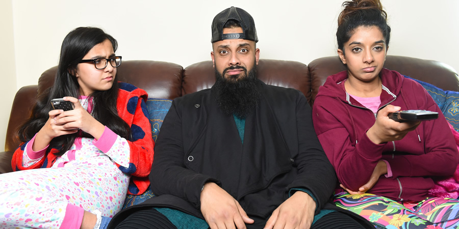 Man Like Mobeen. Image shows from L to R: Little Aks (Aleena Shafaq), Mobeen (Guz Khan), Saira (Nimisha Odedra). Copyright: Cave Bear Productions. Man Like Mobeen. Image shows from L to R: Little Aks (Aleena Shafaq), Mobeen (Guz Khan), Saira (Nimisha Odedra). Copyright: Cave Bear Productions.