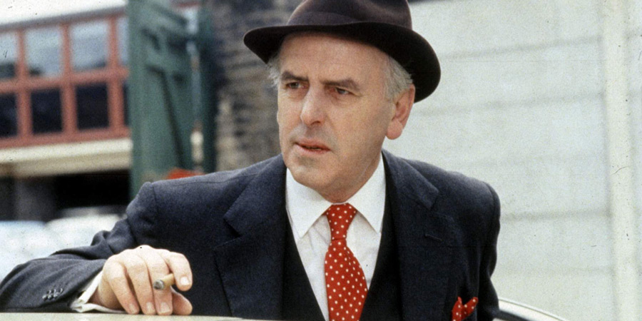Minder. Arthur Daley (George Cole). Minder. Arthur Daley (George Cole).