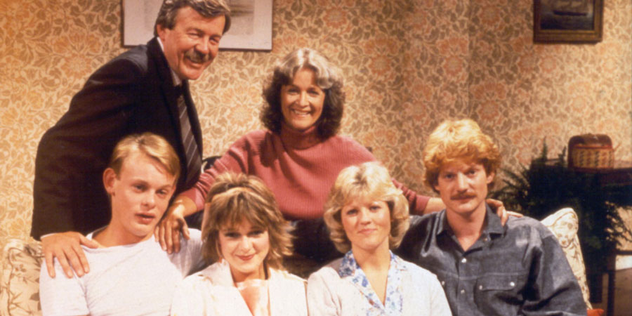 No Place Like Home. Image shows from L to R: Nigel Crabtree (Martin Clunes), Arthur Crabtree (William Gaunt), Tracy Crabtree (Dee Sadler), Beryl Crabtree (Patricia Garwood), Lorraine Codd (Beverly Adams), Paul Crabtree (Stephen Watson). Copyright: BBC. No Place Like Home. Image shows from L to R: Nigel Crabtree (Martin Clunes), Arthur Crabtree (William Gaunt), Tracy Crabtree (Dee Sadler), Beryl Crabtree (Patricia Garwood), Lorraine Codd (Beverly Adams), Paul Crabtree (Stephen Watson). Copyright: BBC.