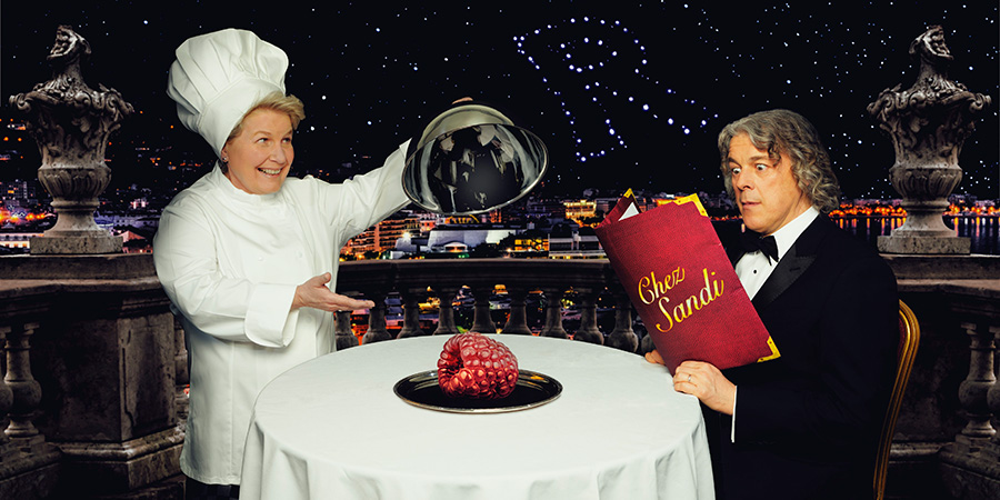 QI. Image shows from L to R: Sandi Toksvig, Alan Davies. QI. Image shows from L to R: Sandi Toksvig, Alan Davies.
