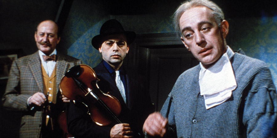 The Ladykillers. Image shows from L to R: Major Claude Courtney (Cecil Parker), Louis Harvey (Herbert Lom), Professor Marcus (Alec Guinness). Copyright: STUDIOCANAL. The Ladykillers. Image shows from L to R: Major Claude Courtney (Cecil Parker), Louis Harvey (Herbert Lom), Professor Marcus (Alec Guinness). Copyright: STUDIOCANAL.