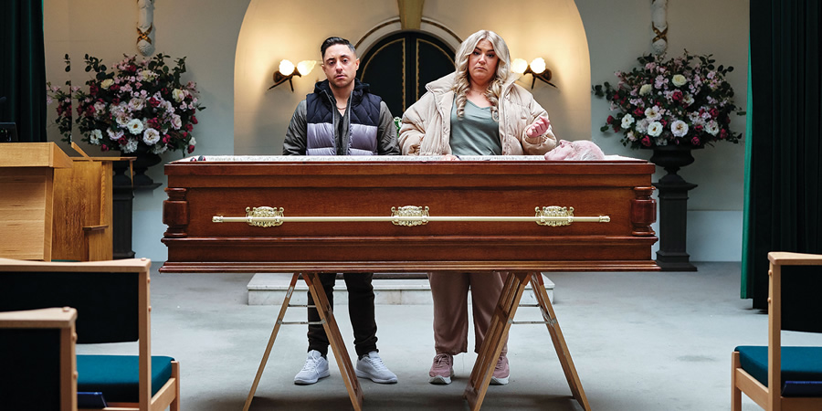 Waiting. Image shows from L to R: Ryan Sampson, Harriet Webb. Copyright: Comedy Central. Waiting. Image shows from L to R: Ryan Sampson, Harriet Webb. Copyright: Comedy Central.