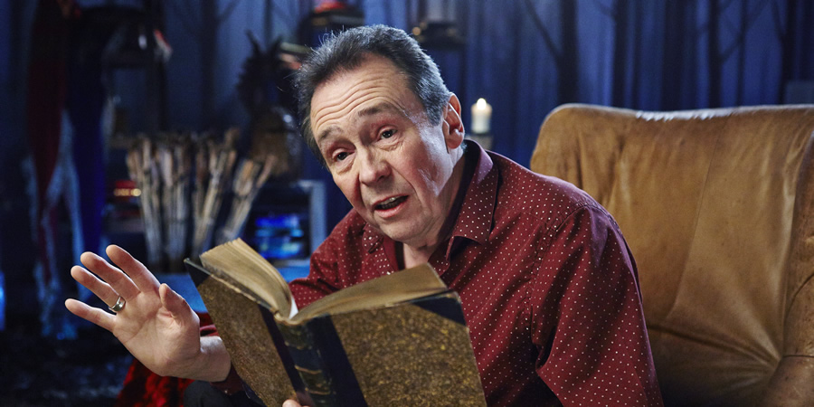 Crackanory. Paul Whitehouse. Copyright: Tiger Aspect Productions. Crackanory. Paul Whitehouse. Copyright: Tiger Aspect Productions.