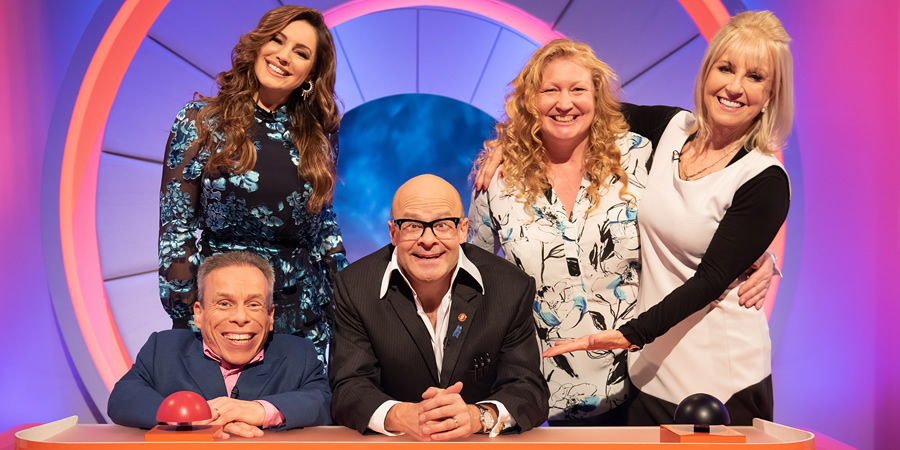 Harry Hill's Alien Fun Capsule. Image shows from L to R: Warwick Davis, Kelly Brook, Harry Hill, Charlie Dimmock, Sarah Greene. Copyright: Nit TV. Harry Hill's Alien Fun Capsule. Image shows from L to R: Warwick Davis, Kelly Brook, Harry Hill, Charlie Dimmock, Sarah Greene. Copyright: Nit TV.
