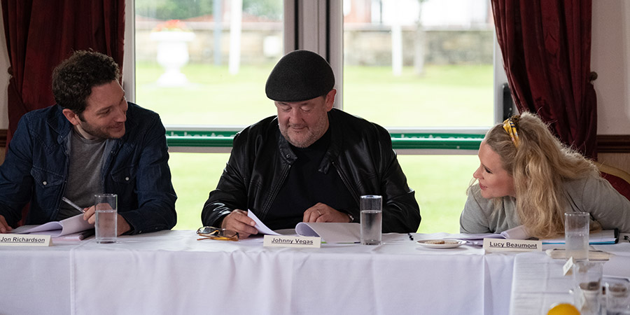 Meet The Richardsons. Image shows from L to R: Jon (Jon Richardson), Johnny Vegas, Lucy (Lucy Beaumont). Meet The Richardsons. Image shows from L to R: Jon (Jon Richardson), Johnny Vegas, Lucy (Lucy Beaumont).