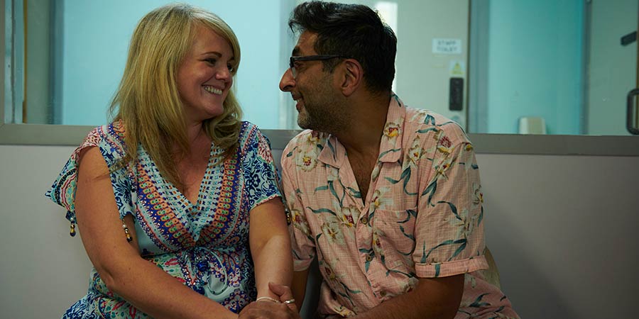 Porters. Image shows from L to R: Linda (Sally Lindsay), Muzz (Sanjeev Kohli). Porters. Image shows from L to R: Linda (Sally Lindsay), Muzz (Sanjeev Kohli).