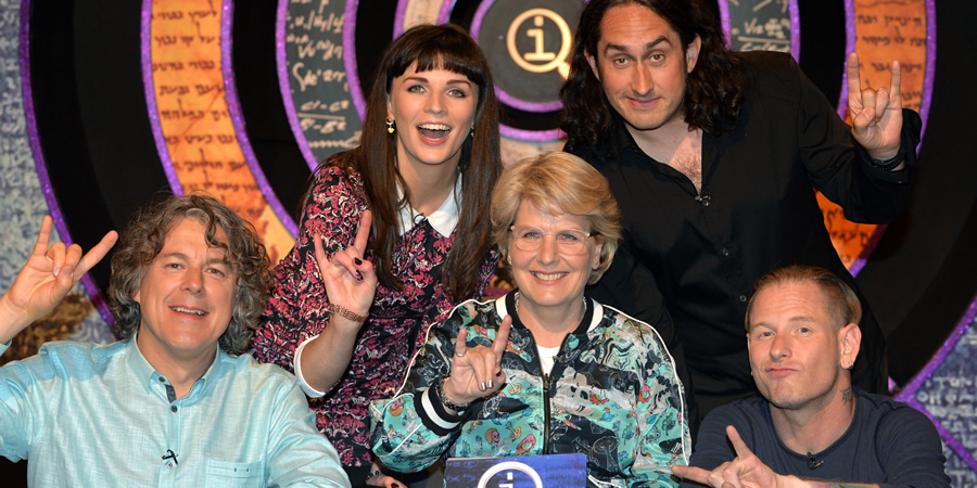 QI. Image shows from L to R: Alan Davies, Aisling Bea, Sandi Toksvig, Ross Noble, Corey Taylor. Copyright: TalkbackThames. QI. Image shows from L to R: Alan Davies, Aisling Bea, Sandi Toksvig, Ross Noble, Corey Taylor. Copyright: TalkbackThames.