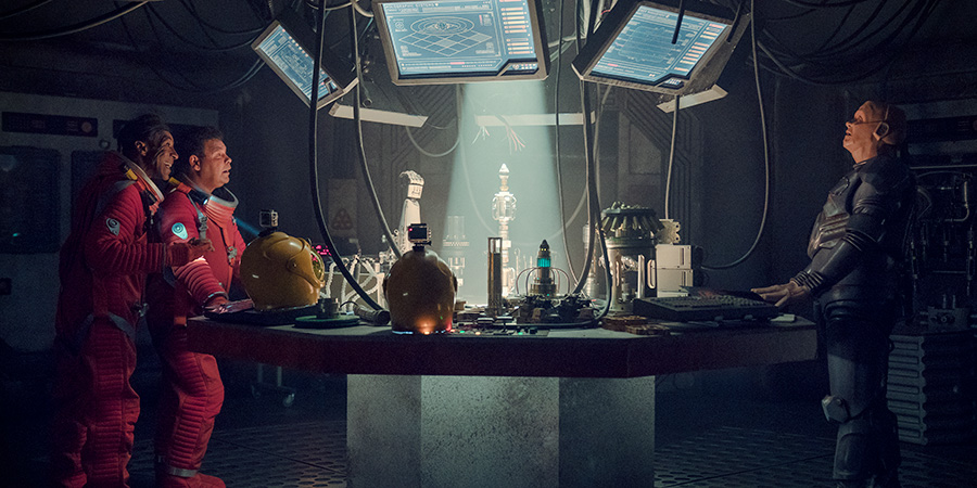Red Dwarf. Image shows from L to R: Cat (Danny John-Jules), Lister (Craig Charles), Kryten (Robert Llewellyn). Red Dwarf. Image shows from L to R: Cat (Danny John-Jules), Lister (Craig Charles), Kryten (Robert Llewellyn).