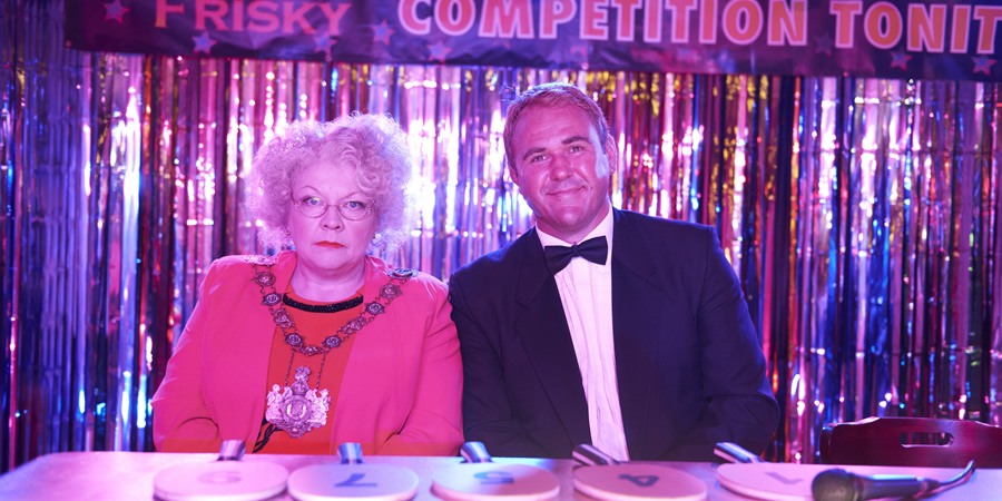 Stella. Image shows from L to R: Aunty Brenda (Di Botcher), Scott Quinnell. Copyright: Tidy Productions. Stella. Image shows from L to R: Aunty Brenda (Di Botcher), Scott Quinnell. Copyright: Tidy Productions.