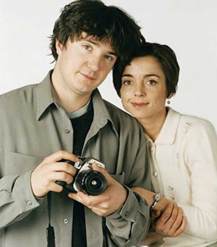 How Do You Want Me?. Image shows from L to R: Ian Lyons (Dylan Moran), Lisa Lyons (Charlotte Coleman). Copyright: Kensington Films And Television. How Do You Want Me?. Image shows from L to R: Ian Lyons (Dylan Moran), Lisa Lyons (Charlotte Coleman). Copyright: Kensington Films And Television.