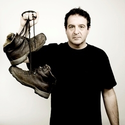 Mark Thomas: Extreme Rambling (Walking the Wall). Mark Thomas. Image credit: Idil Sukan.