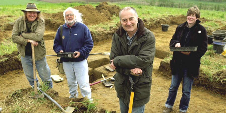 Phil Harding, Mick Aston, Tony Robinson and Carenza Lewis of Time Team. Tony Robinson. Copyright: Channel 4 Television Corporation. Phil Harding, Mick Aston, Tony Robinson and Carenza Lewis of Time Team. Tony Robinson. Copyright: Channel 4 Television Corporation.