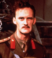 Blackadder. Captain Kevin Darling (Tim McInnerny). Copyright: BBC / Tiger Aspect Productions. Blackadder. Captain Kevin Darling (Tim McInnerny). Copyright: BBC / Tiger Aspect Productions.