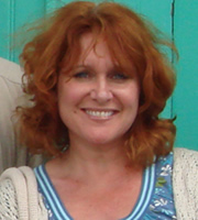 Dirk Gently's Holistic Detective Agency. Cynthia Draycott (Jan Ravens). Copyright: Above The Title Productions. Dirk Gently's Holistic Detective Agency. Cynthia Draycott (Jan Ravens). Copyright: Above The Title Productions.